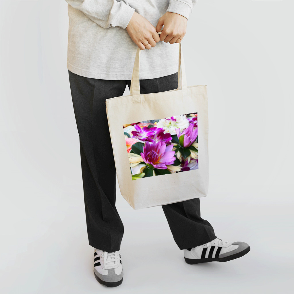 Love Treeの祈りへ捧げる花 Tote Bag