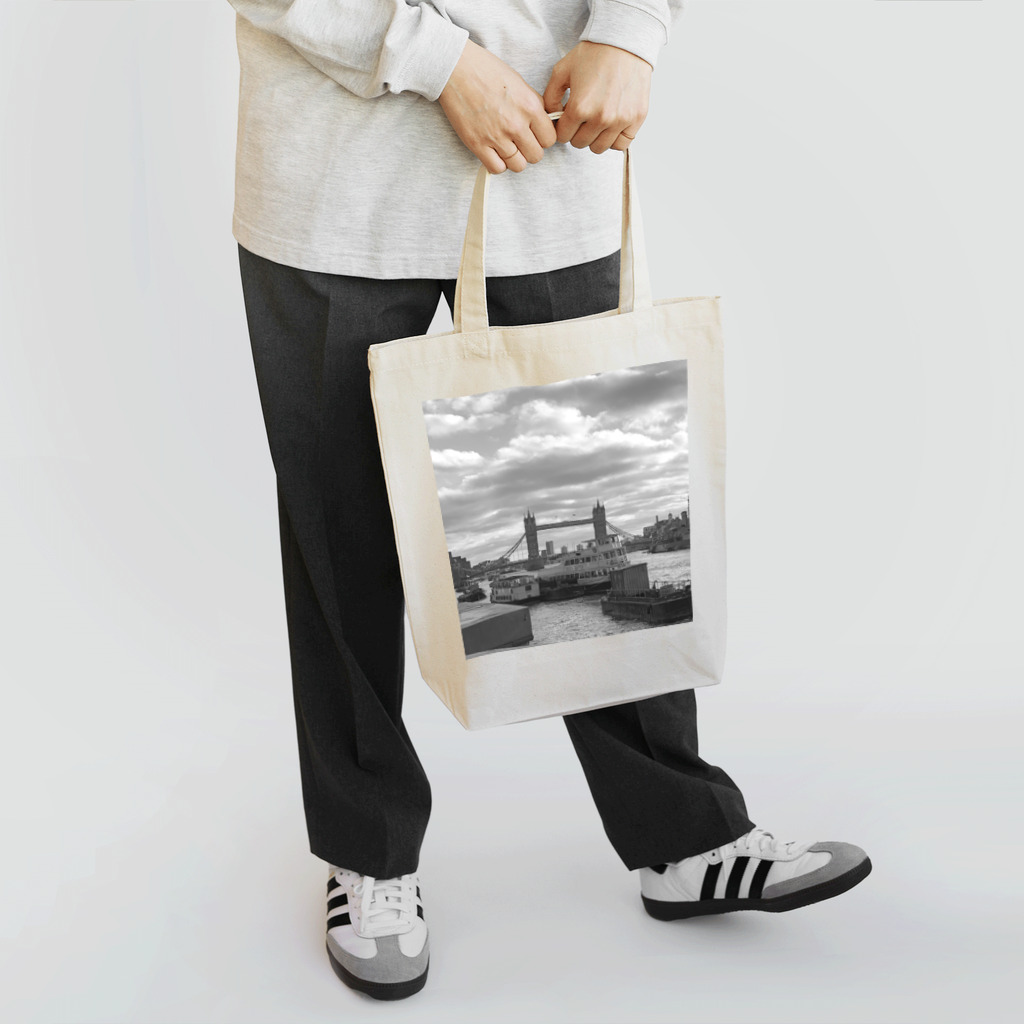 Rievolutionのテムズリバー Tote Bag