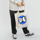 ぽん猫@SUZURI店のThe Cute Corydoras (blue） Tote Bag