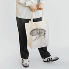 博物雑貨 金烏の蚤(ノミ)の側面図 - Getty Search Gateway Tote Bag