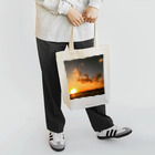 niimi a.k.a. osamuのUnder the Sun Tote Bag