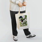 Furuのクジャクチョウと花 トートバッグ
