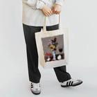 世界の絵画アートグッズのアンリ・ファンタン＝ラトゥール 《婚約の花束》 Tote Bag
