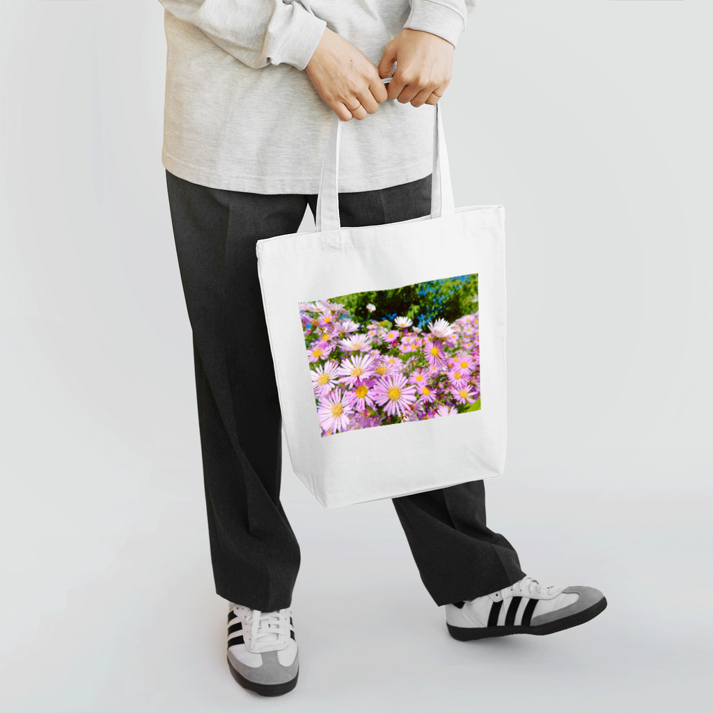 DOLUXCHIC RAYLOのPink flowers  Tote Bag