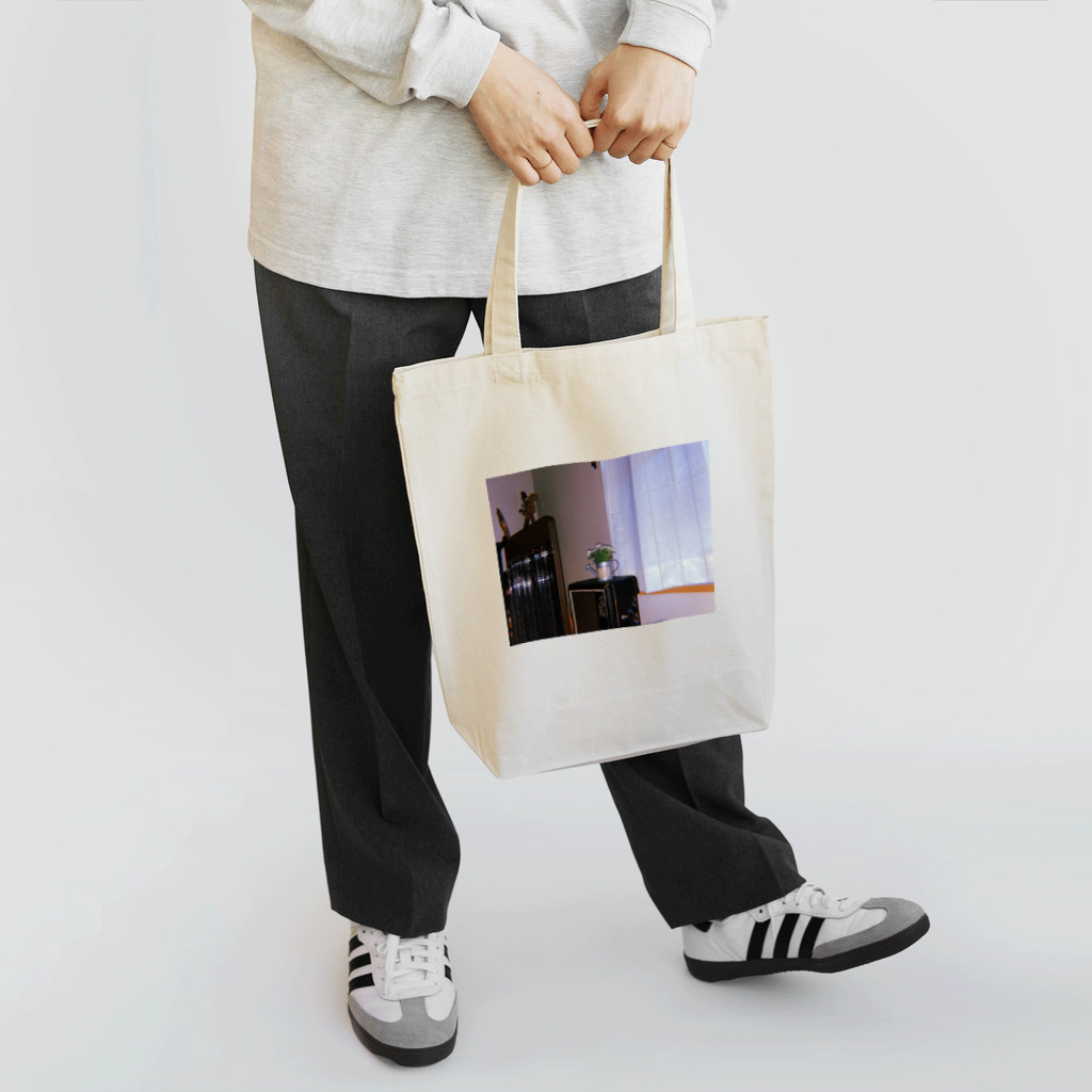 HOLD MY HAND,CHUCK!!のwinter room Tote Bag