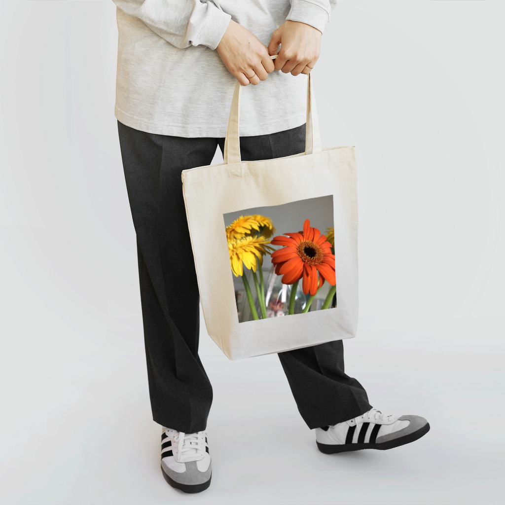 ももたろうの家に飾った花瓶のお花 Tote Bag