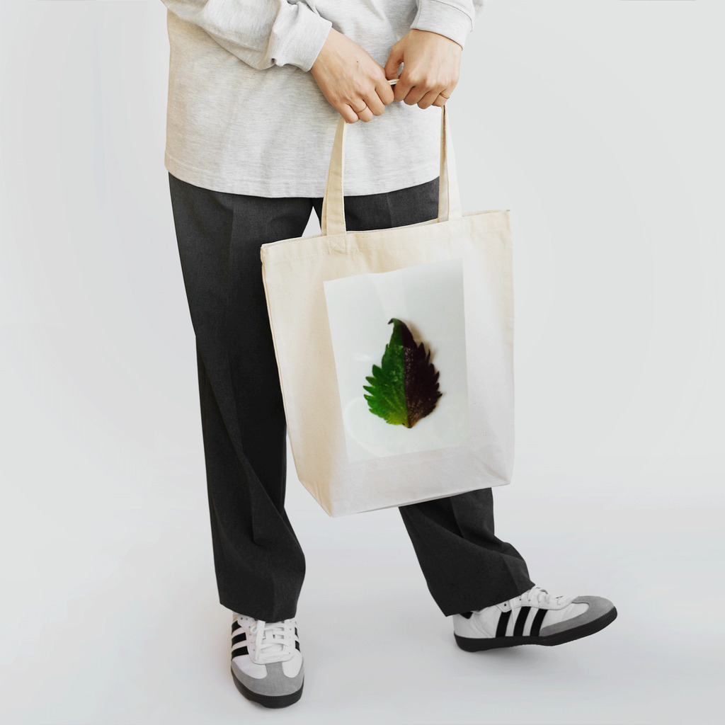 kasumiyolosiyomisuの半分な紫蘇 Tote Bag