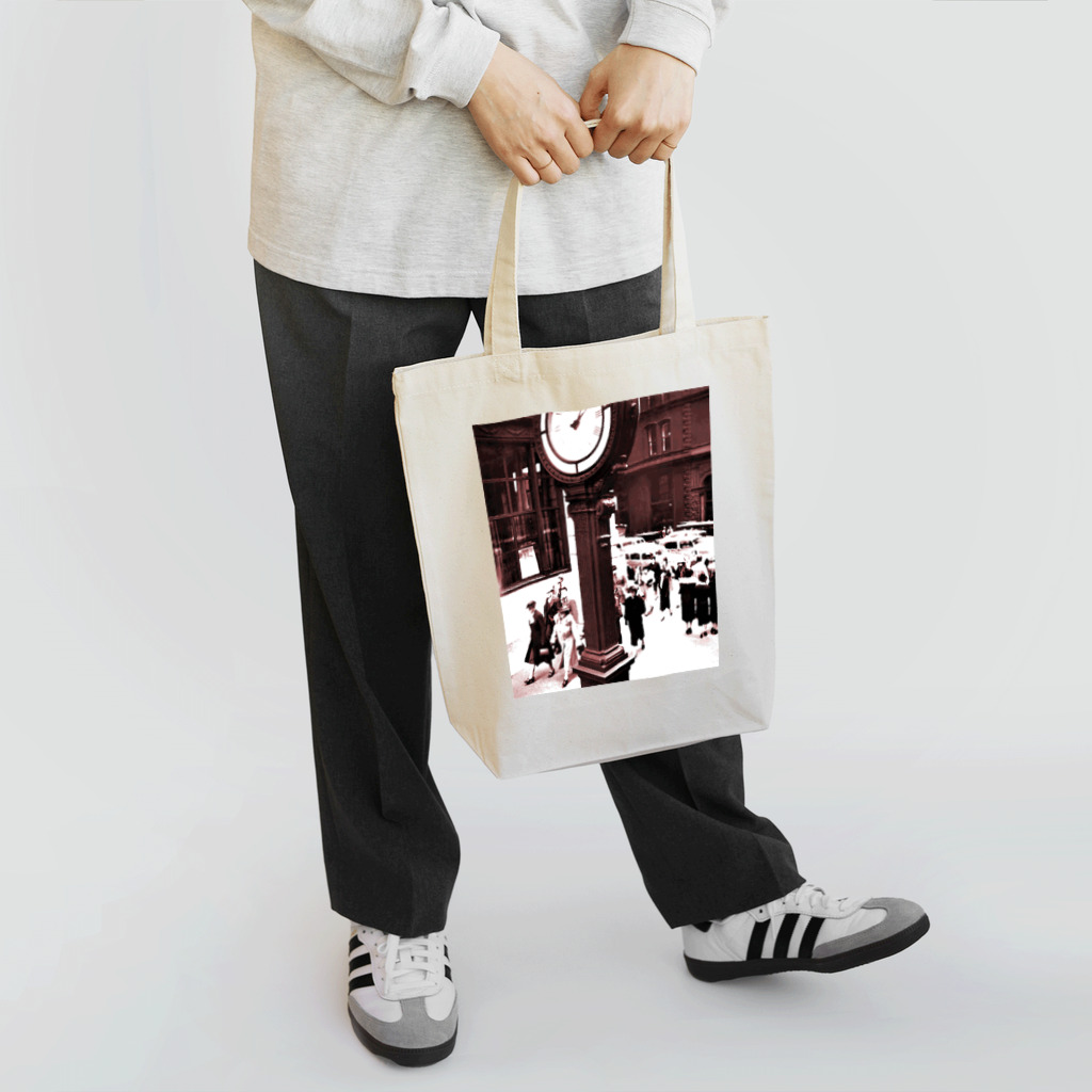 その物語を忘れない。のBerenice Abbott: Fifth Avenue and 44th Street, New York, 1938 Tote Bag