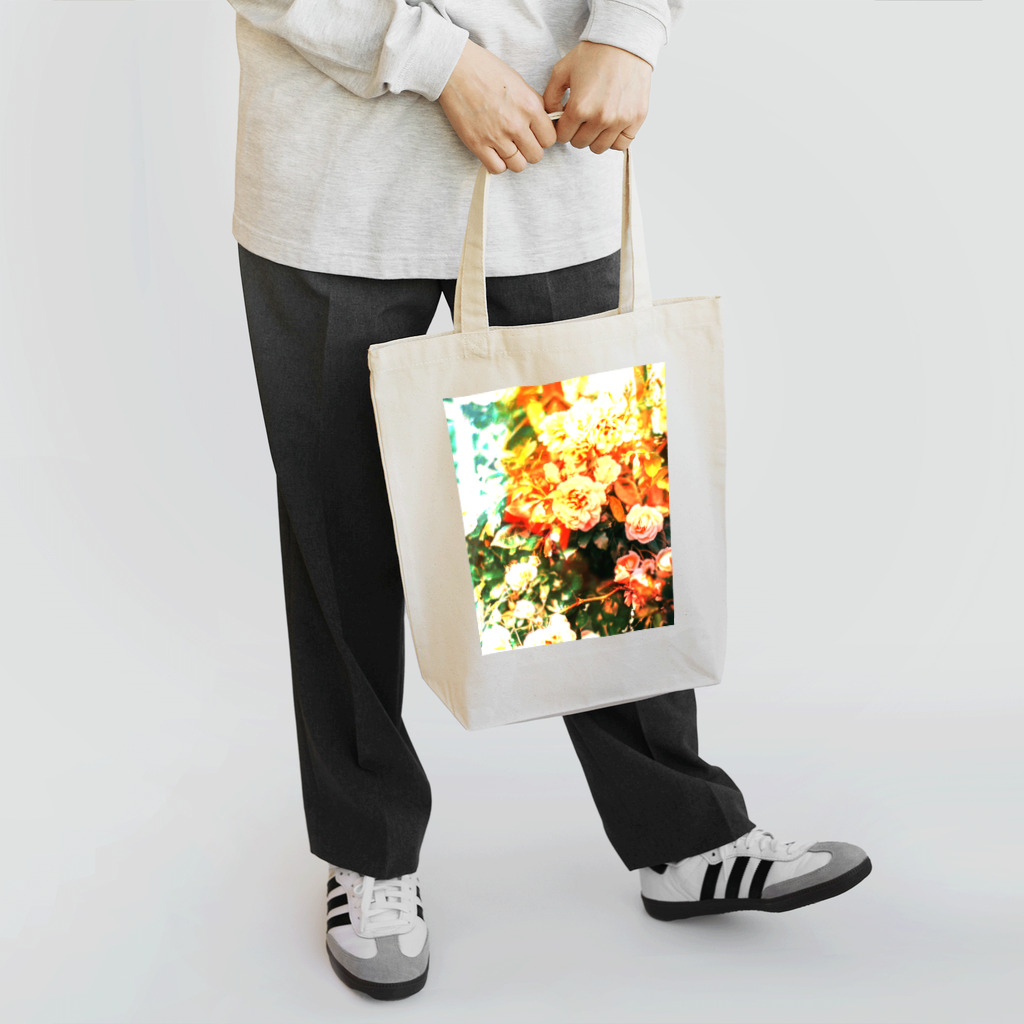 auroraのevening flower Tote Bag