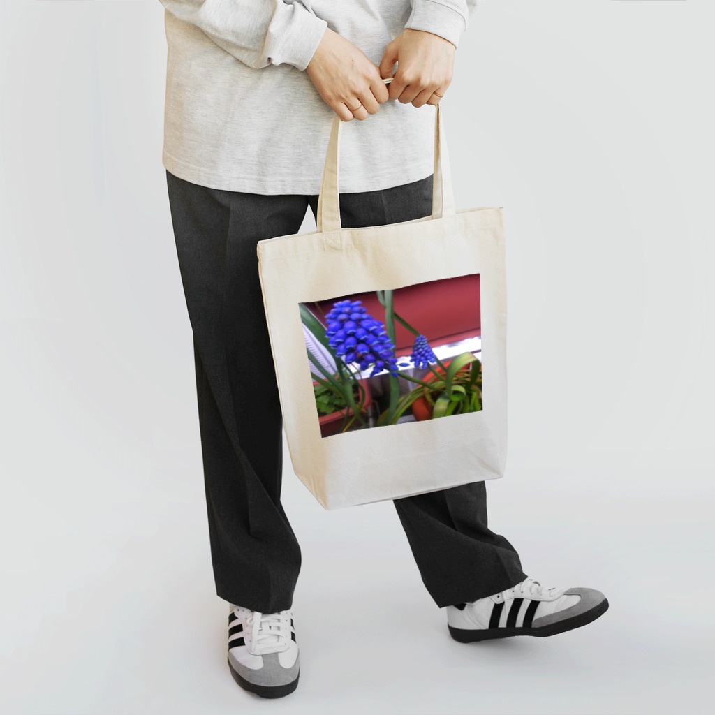 Yochan_zzzの幻想的な青い花 トートバッグ
