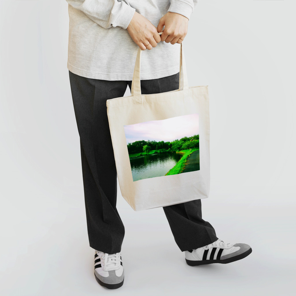 Una Villa Shopののどかな湖畔 Tote Bag