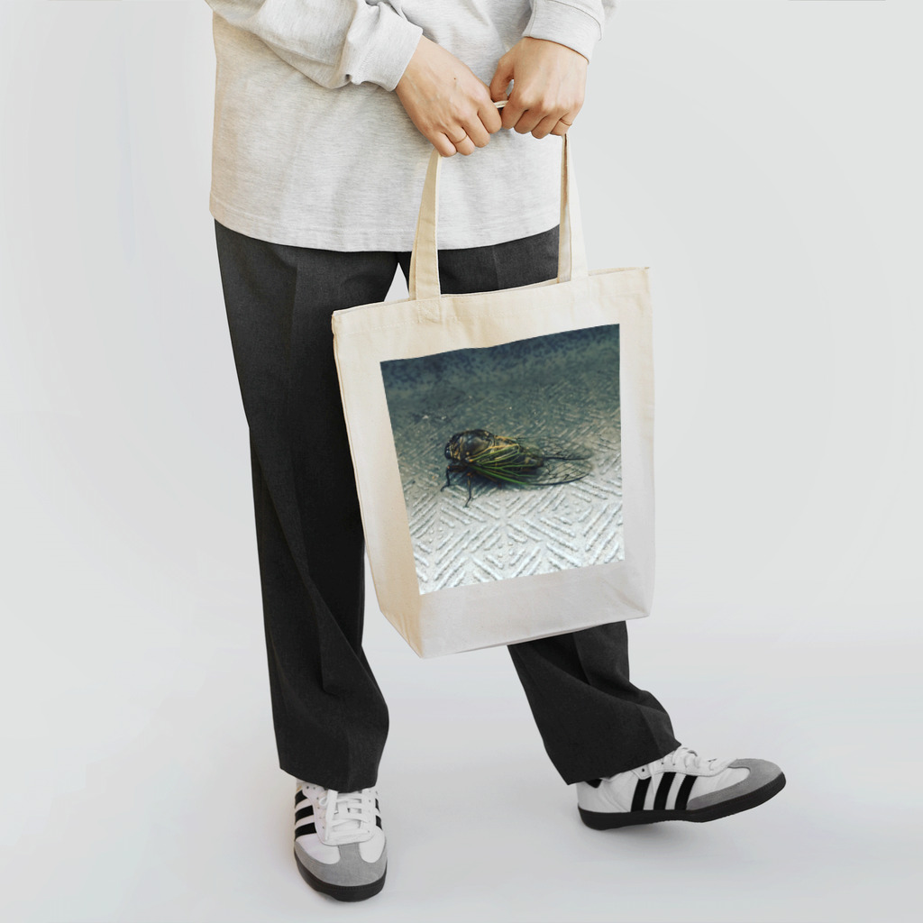 zula_tokyoのクマゼミ Tote Bag