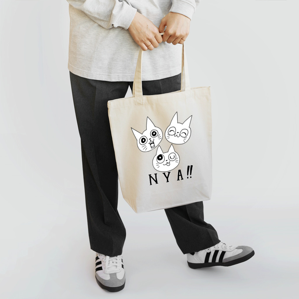 ねむ吉屋の仲良しな3匹の猫 Tote Bag