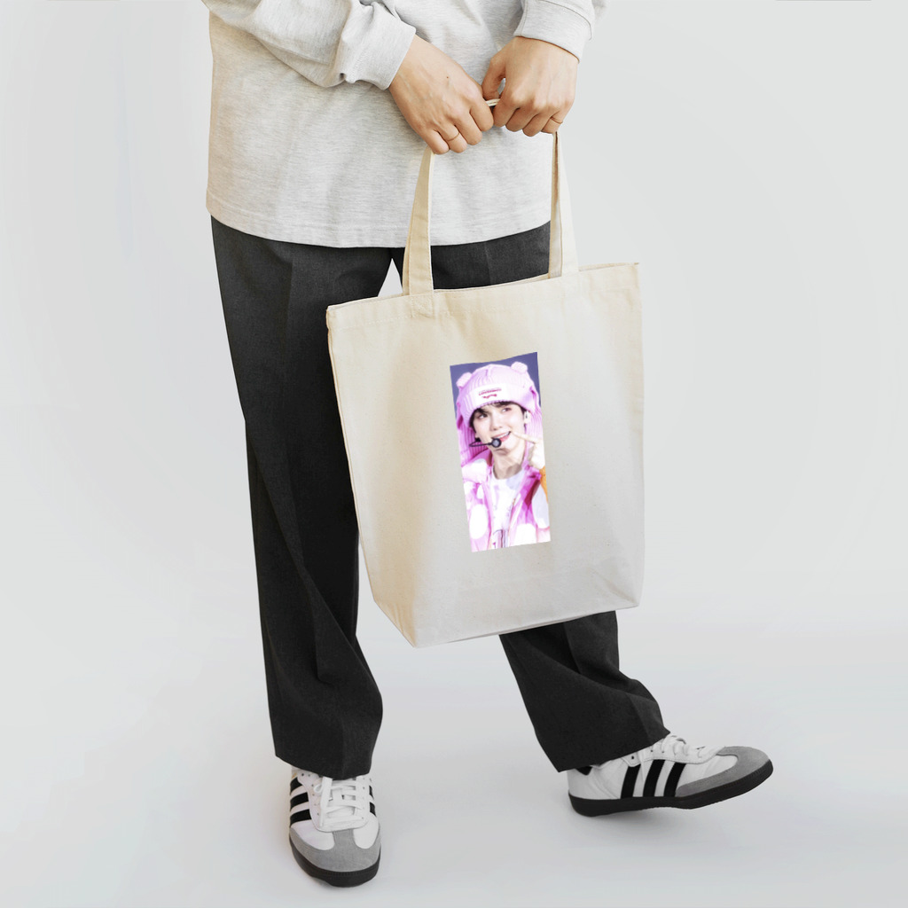 baekhyun-32のベッキョングッズ Tote Bag