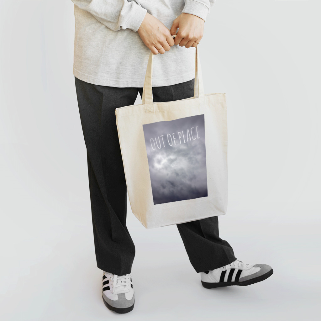 bluebluebeeのOUT OF PLACE Tote Bag