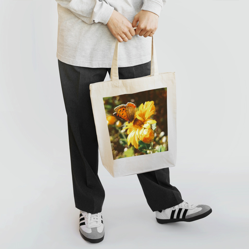 六号商店の花とベニシジミ トートバッグ
