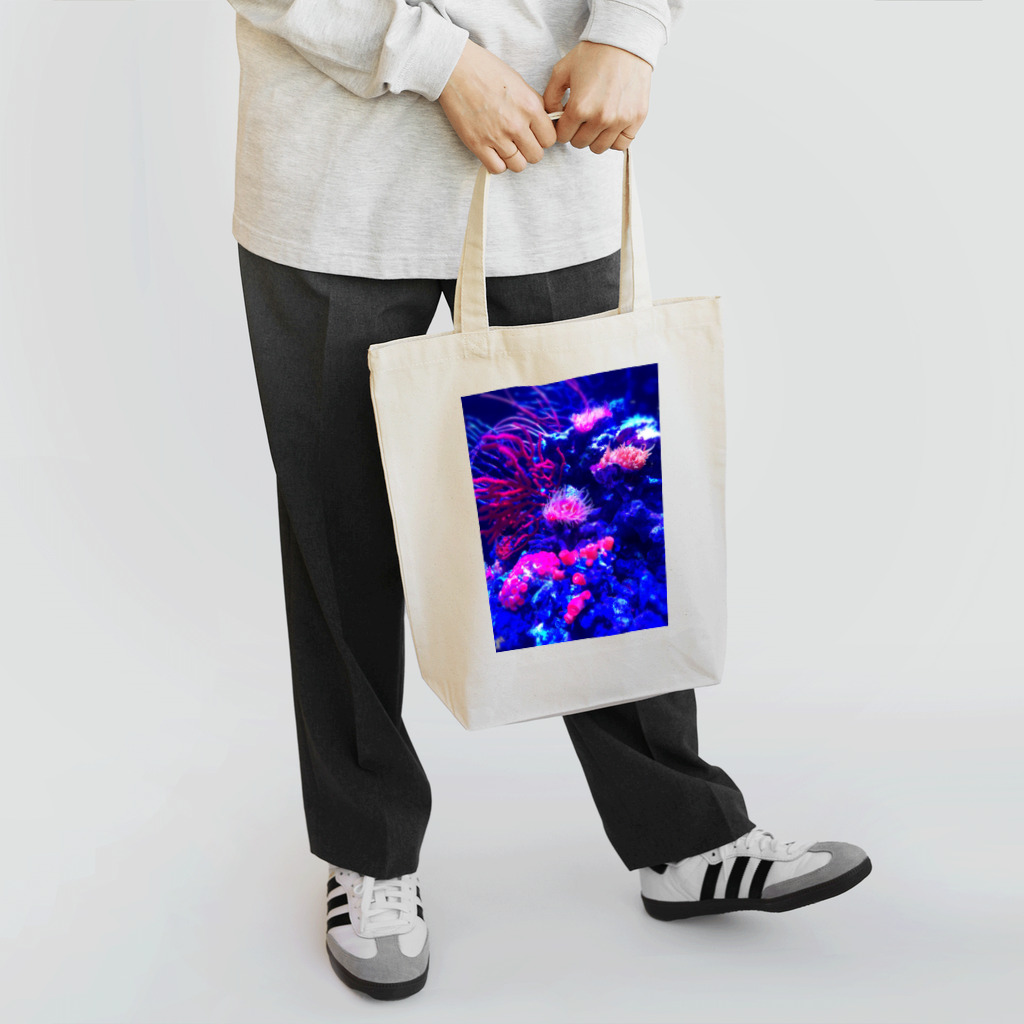 なきのイソギンチャク、青、海。 Tote Bag