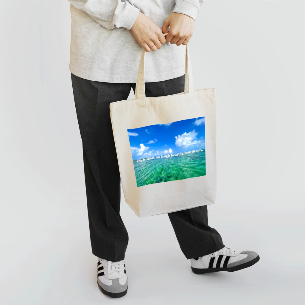 mizuphoto galleryのLife is short, so laugh heartily, love deeply. Tote Bag