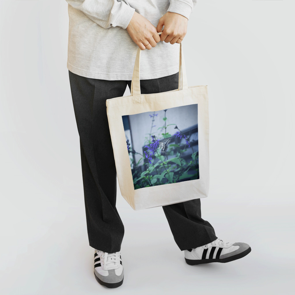 ナツカエキゾティカの花と蝶 Tote Bag