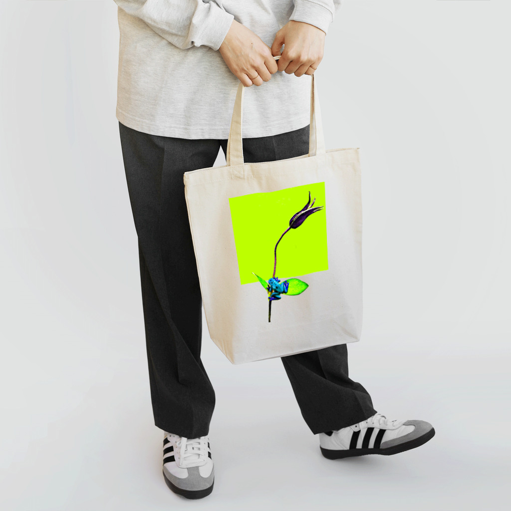ＦＴＴＹのヤドクガエルと花 Tote Bag