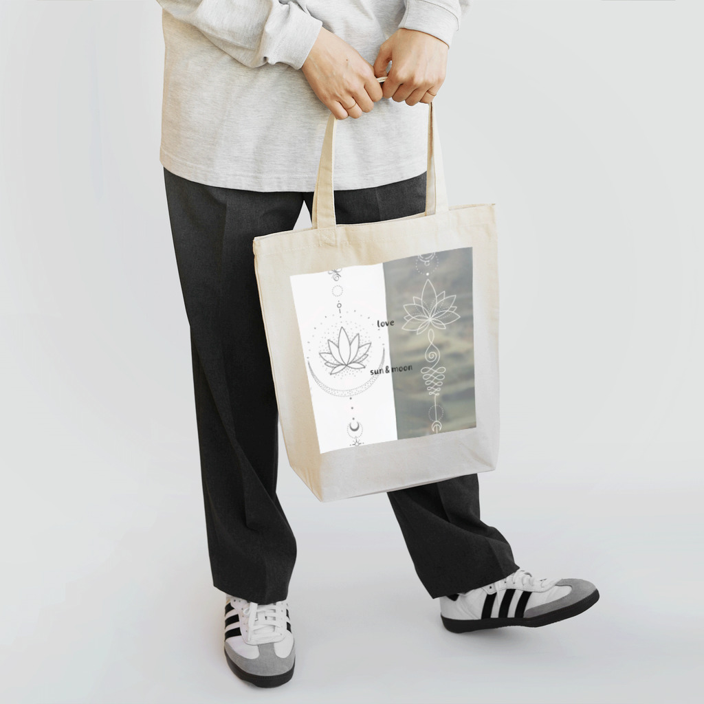 Shop Miwa1 の太陽と月◎●○love Tote Bag