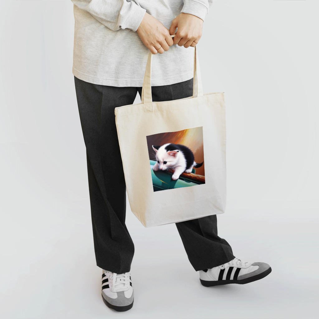 みどりの森の猫 Tote Bag