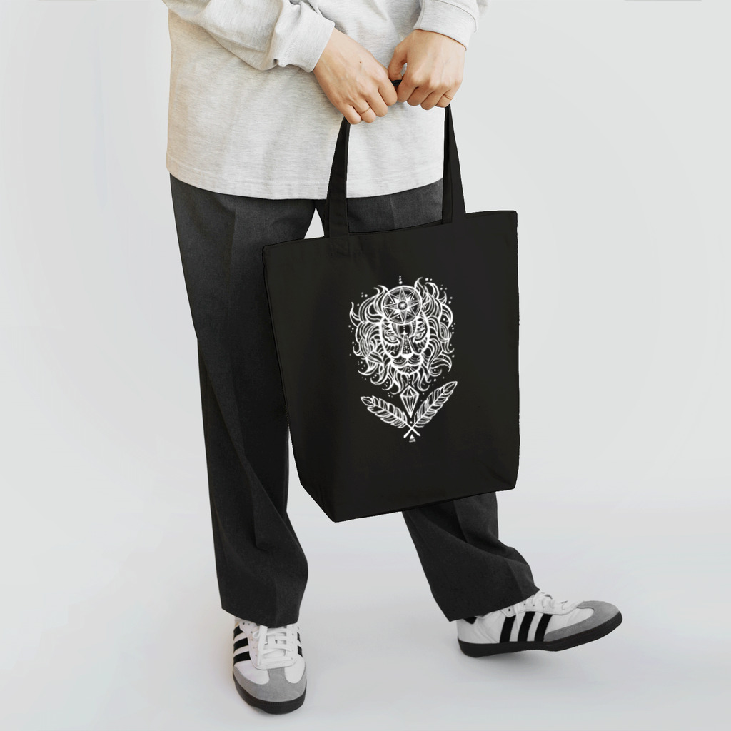 魔法のアイテム屋　SUZURI店の宇宙ライオン（ホワイト） Tote Bag