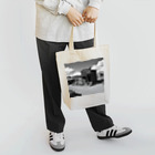 崖っぷちのポニョの"Nostalgia Ville：さびれた町の魅力を感じるグッズ" Tote Bag