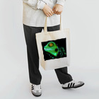ただの爬虫類好きのグリーンイグアナ Tote Bag