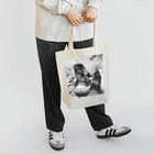 CABINWONDERLANDのキャンバススニーカー・モノクロアートフォト Tote Bag