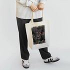 melaniemelのMidnight garden Tote Bag