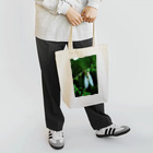 Su Shopのセミ Tote Bag