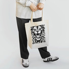 SERIY_SHOPの荘厳なる支配者：モノトーンのライオンの描画 トートバッグ