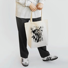 白黒灰脂オリジナルイラストグッズSHOP『熊猫動物園』の【ROCKOLOID SAULUS】type-BASS Tote Bag