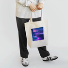 RetroRevive Treasuresのスノーリバー Tote Bag