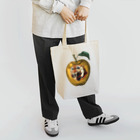 HANDSOMEの虎と黄色いりんご_Tiger and apple Tote Bag