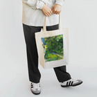 Art Baseのフィンセント・ファン・ゴッホ ≪サン＝レミの療養院の庭≫ 1889年5月 Tote Bag