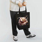 Anna’s galleryのElegant Rose Tote Bag