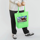 元気すぎるポメラニアンチップのA man who looks good in the sea Chip Tote Bag