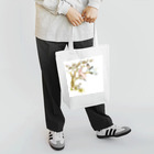 Hungry Freaksのケイト・グリーナウェイ "In a apple tree" Tote Bag