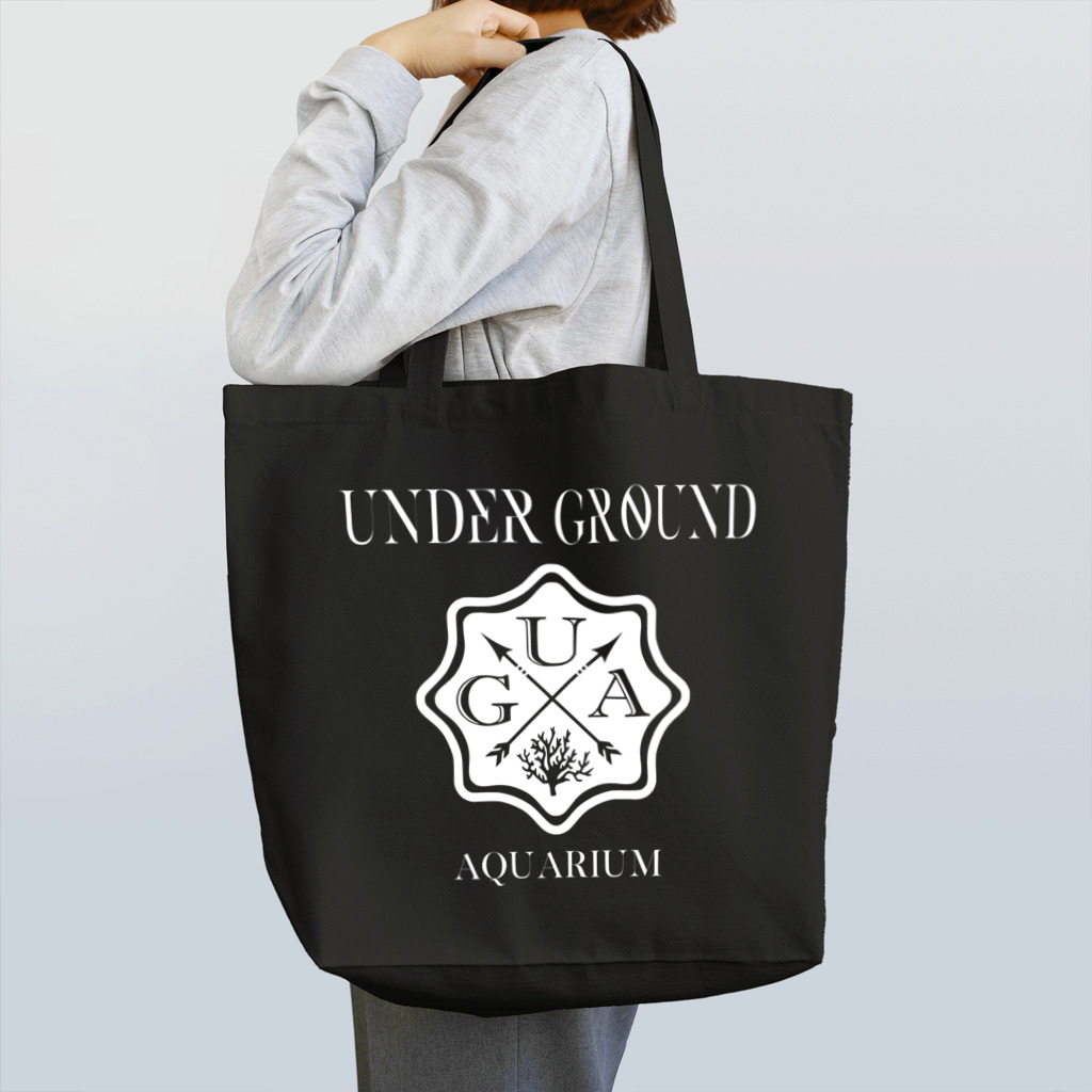 鐘倉 しゅう by UNDER GROUND AQUARIUMのUGA ロゴ 【WHITE】 トートバッグ