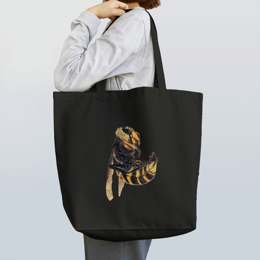 suzuko.momoyamaのオオスズメバチ　新女王 Tote Bag