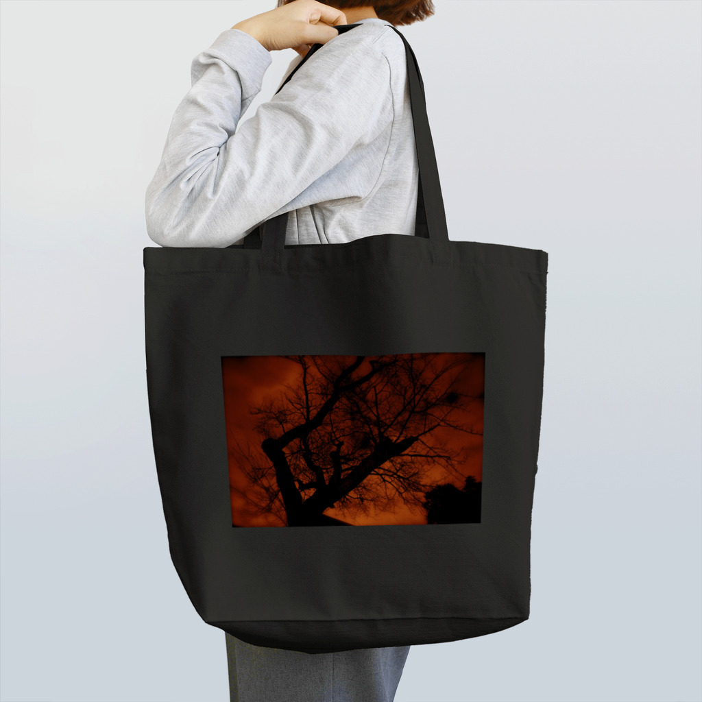 RyoY_ArtWorks_Galleryの赤焼け Tote Bag
