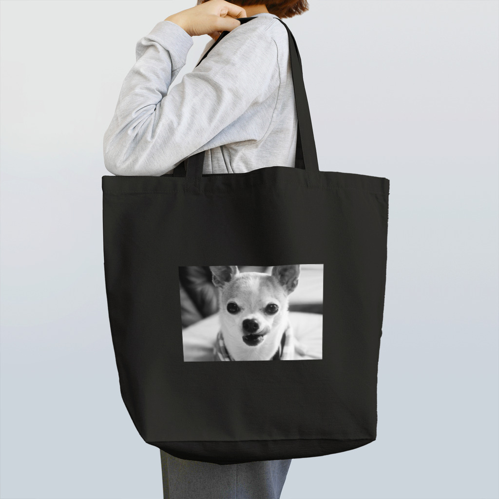 akane_art（茜音工房）のモノクロチワワ（ぺろんちょ） Tote Bag