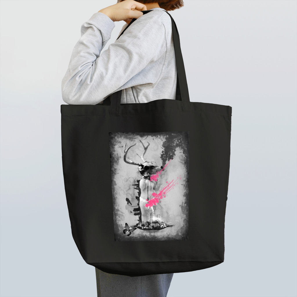 swan songsのBorn in the WILD Tote Bag