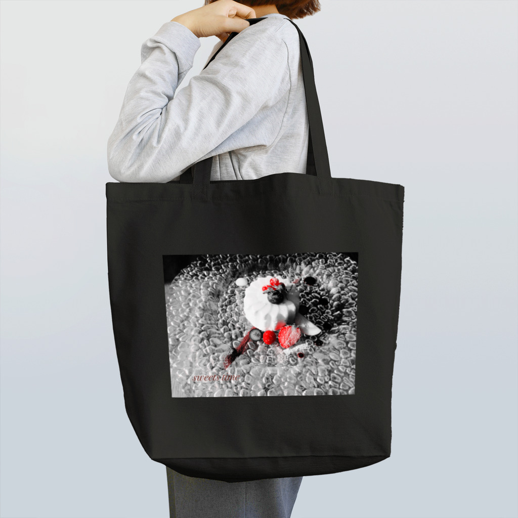なでしこ@デザインのモノクロ×赤い果実 トートバッグ
