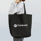 つまみインターナショナル公式のつまみ社白ロゴ Tote Bag