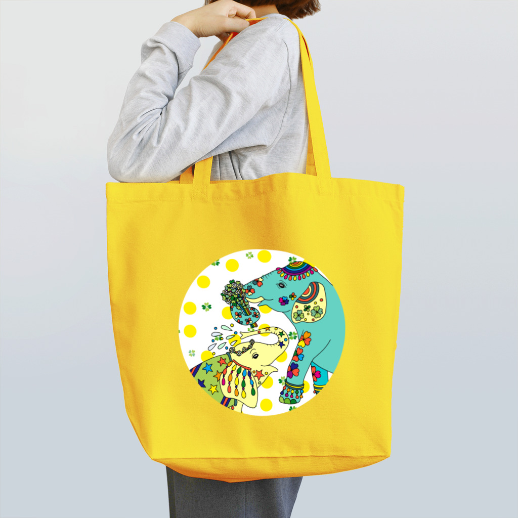 KANAT  LAMHITAのゾウと４つ葉クローバー（黄） Tote Bag