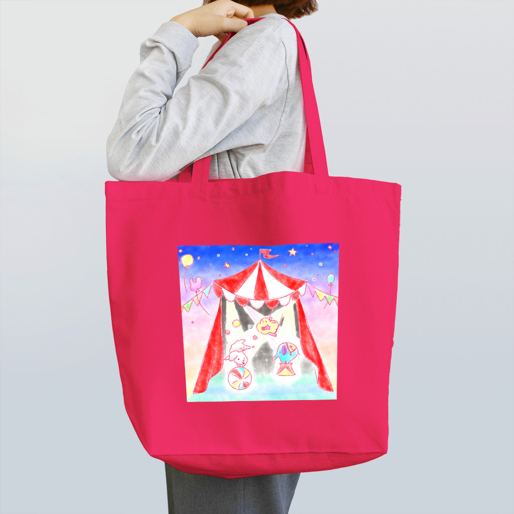 クマバチゴルフ倶楽部のクマバチとサーカス Tote Bag