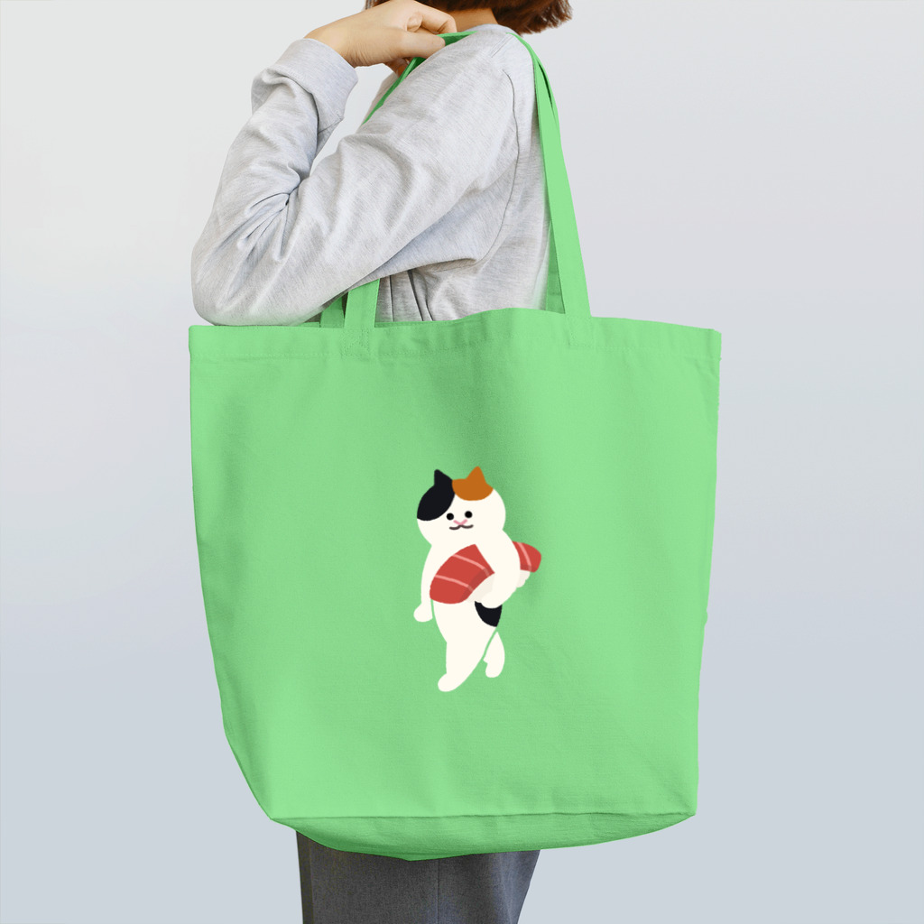 SUIMINグッズのお店のまぐろの握り寿司を自慢げに運ぶねこ Tote Bag
